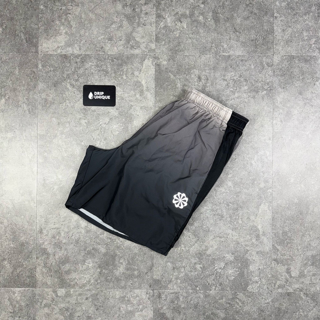 Nike Dri Fit Challenger Pinwheel Shorts 7" Black/Grey
