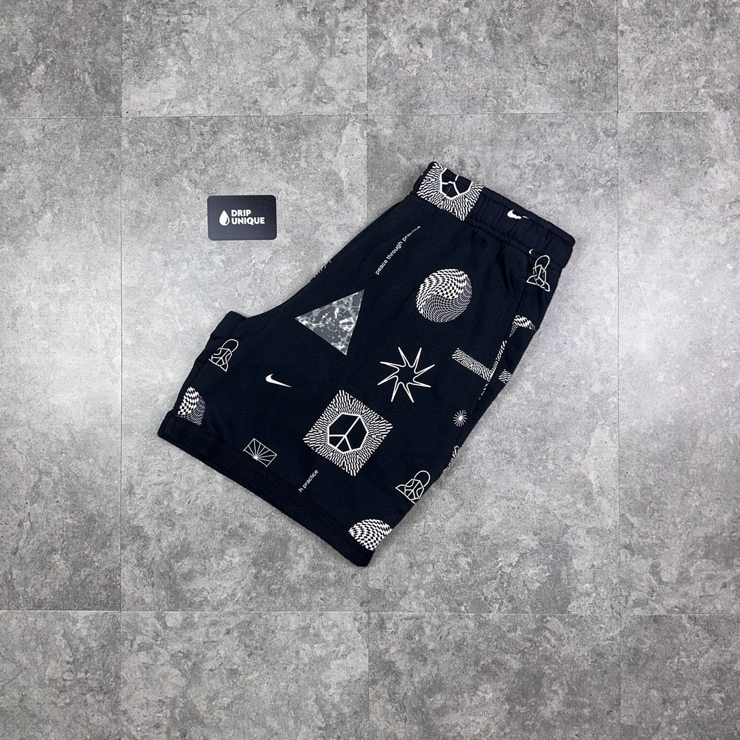 Nike Therma Fit Graphic Fleece Shorts Black, Nike Shorts, dripuniqueuk