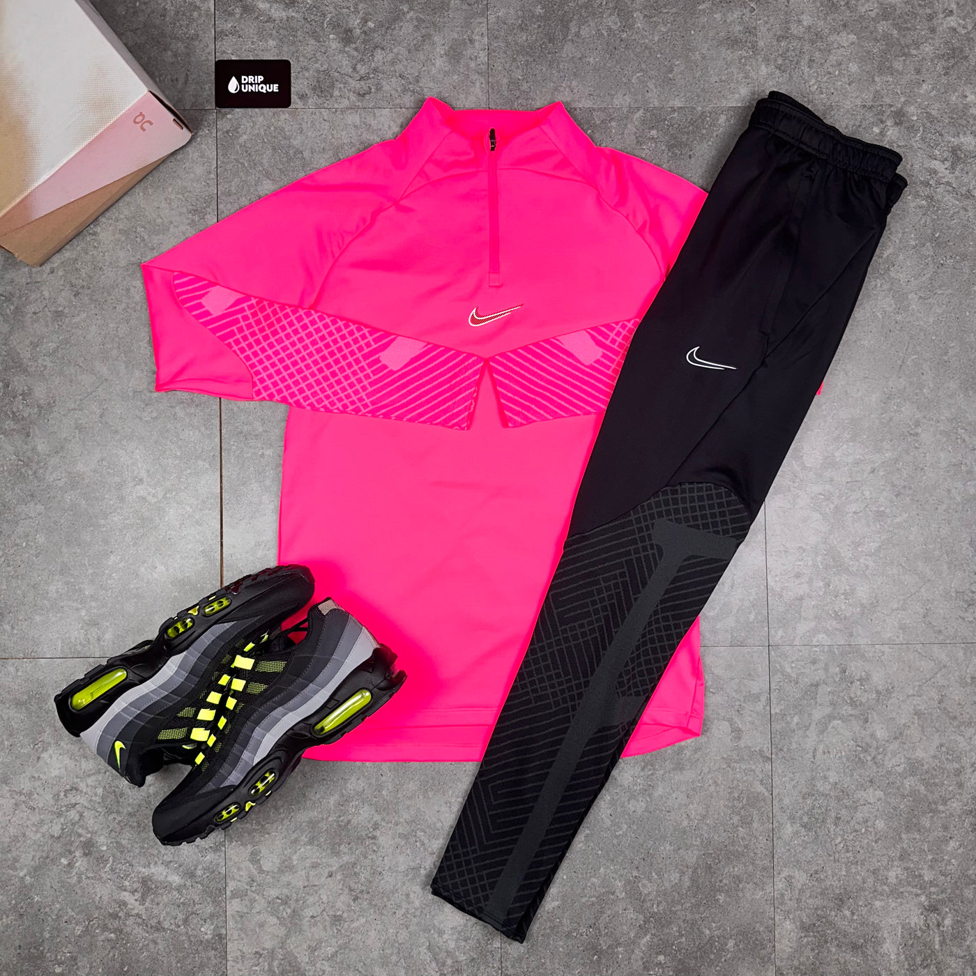 Black and pink nike cheap pants