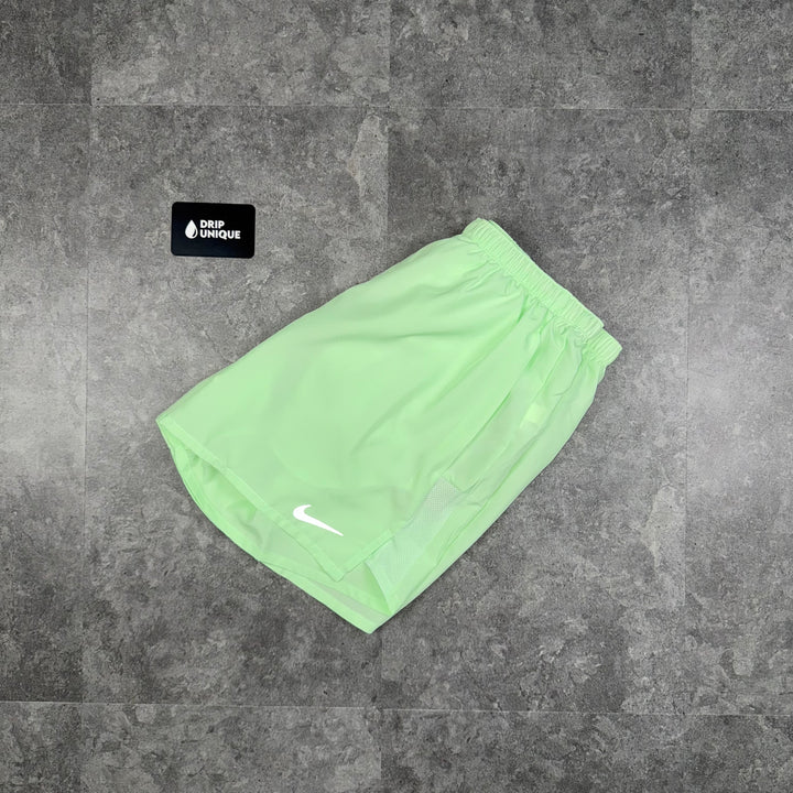 Nike Dri-Fit Challenger Shorts 5" Vapour Green
