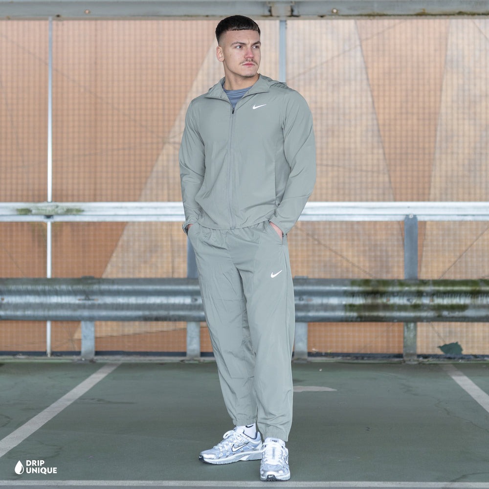 Nike Dri-Fit Form Windrunner Jacket Khaki & Khaki Nike Challenger Pants Set, nike sets, dripuniqueuk
