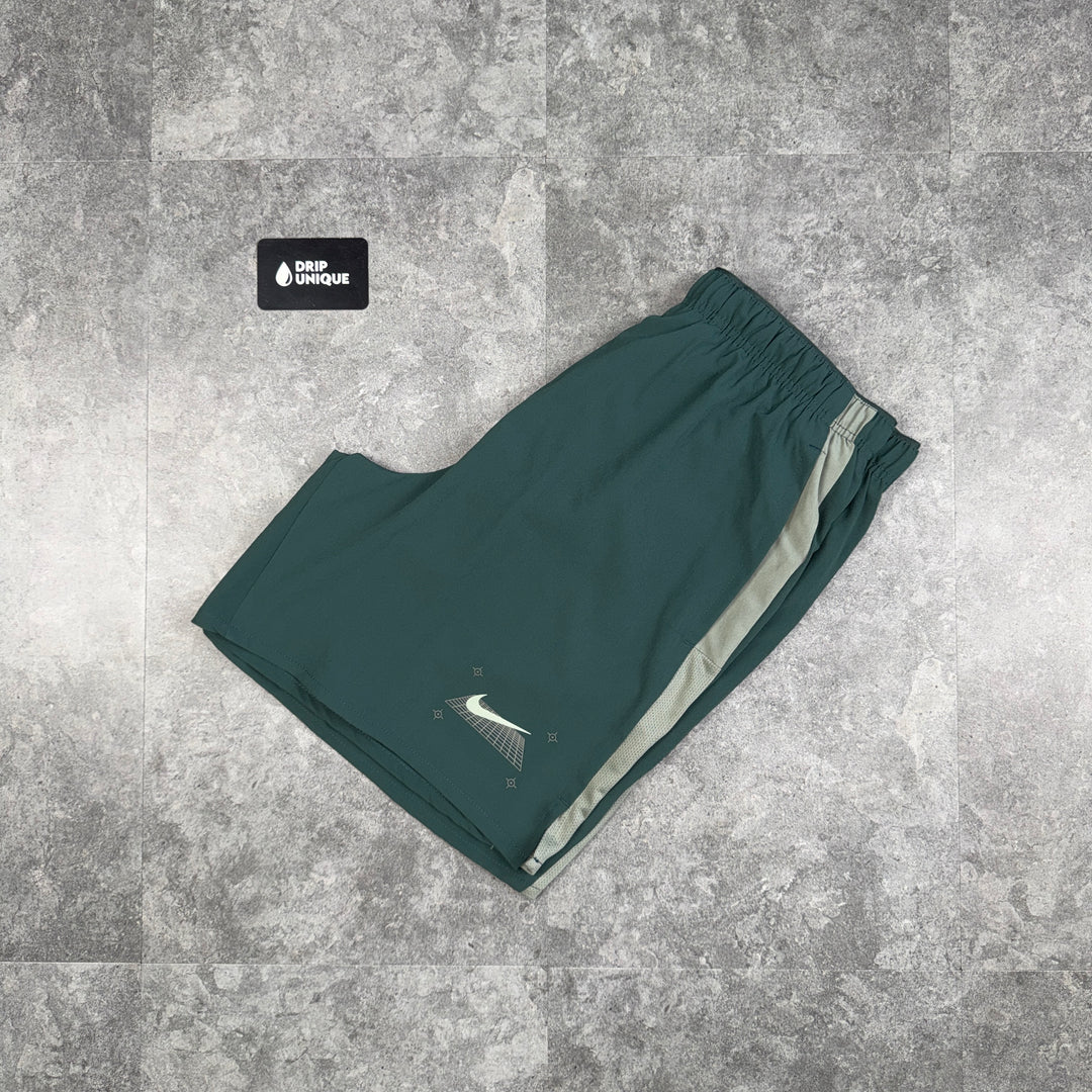 Nike Dri-Fit Graphic Challenger Shorts 7" Vintage Green, nike shorts, dripuniqueuk