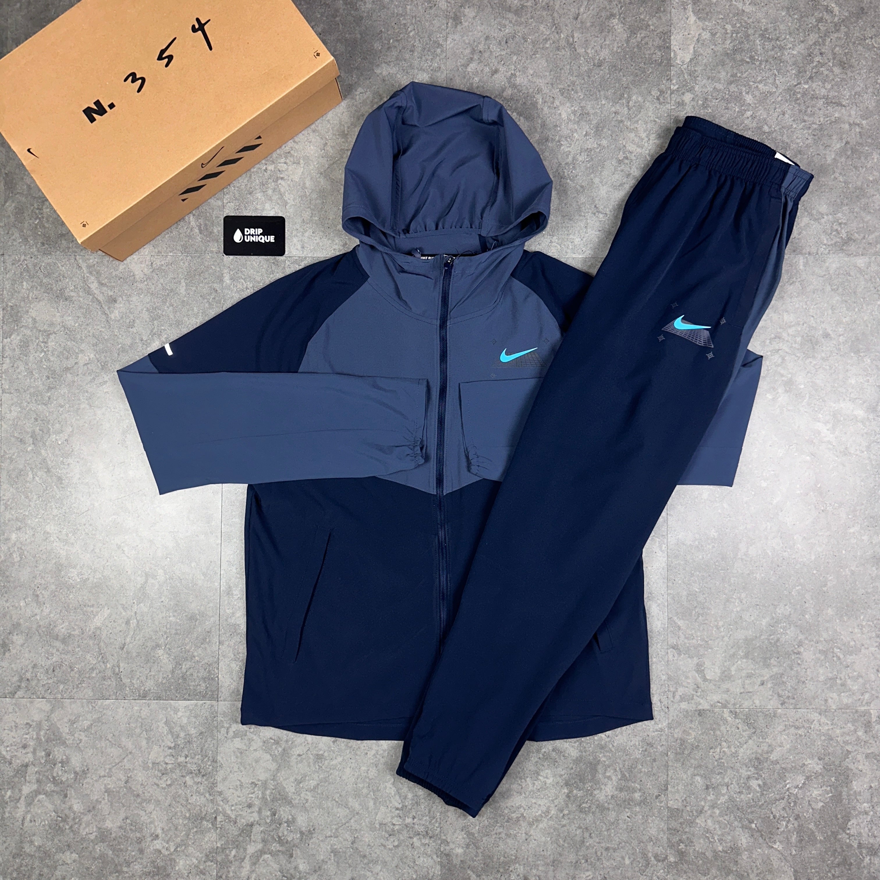 nike challenger navy