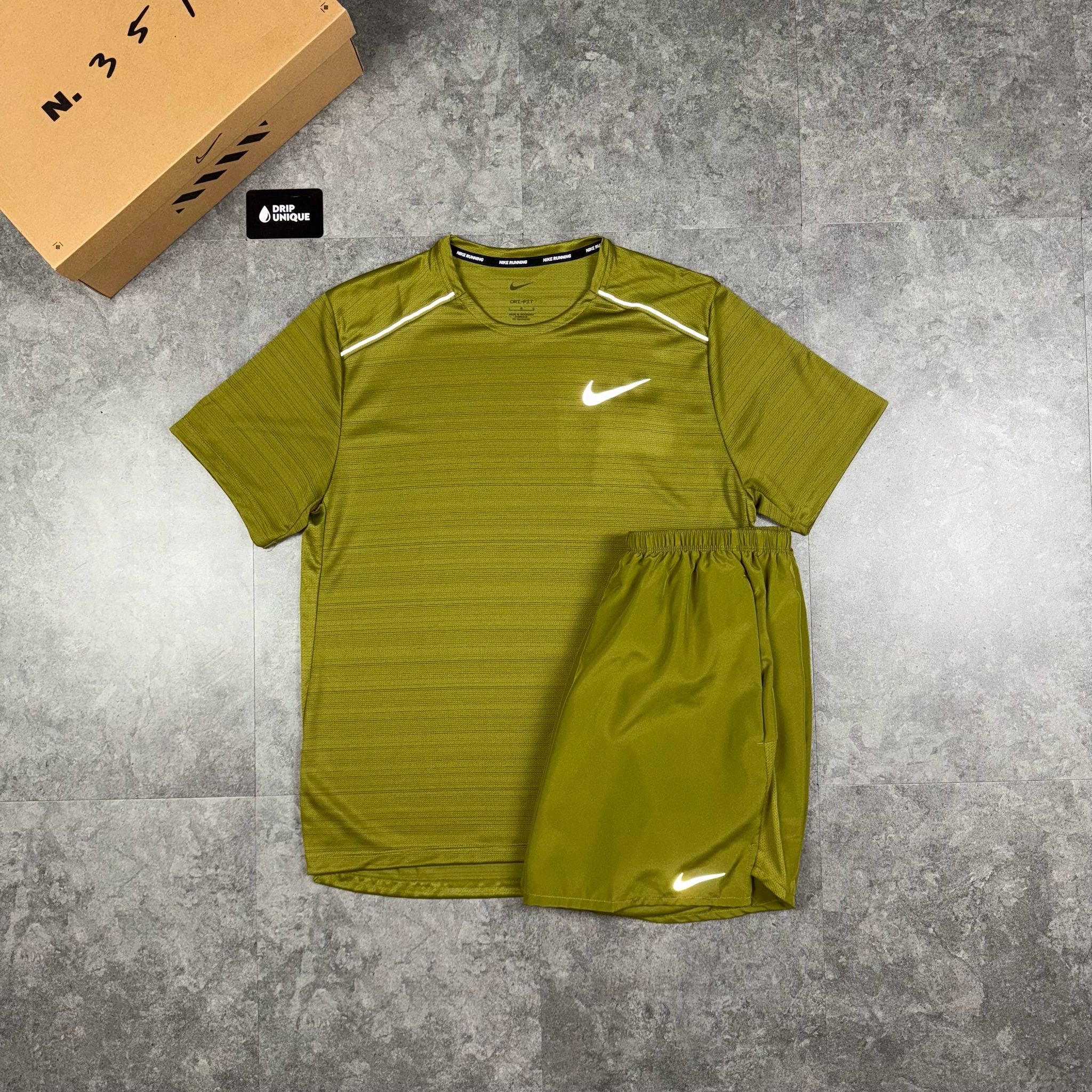 Nike Miler T-Shirt Pacific Moss & Pacific Moss Challenger Shorts