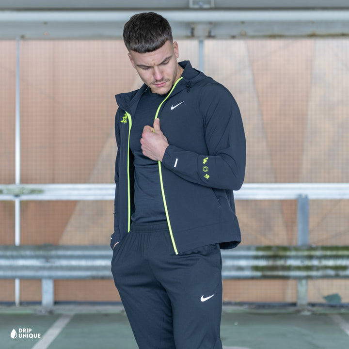 Nike Repel “Just Do It” Windrunner Jacket Black & Black Nike Challenger Pants Set, Nike Windrunner Set, dripuniqueuk