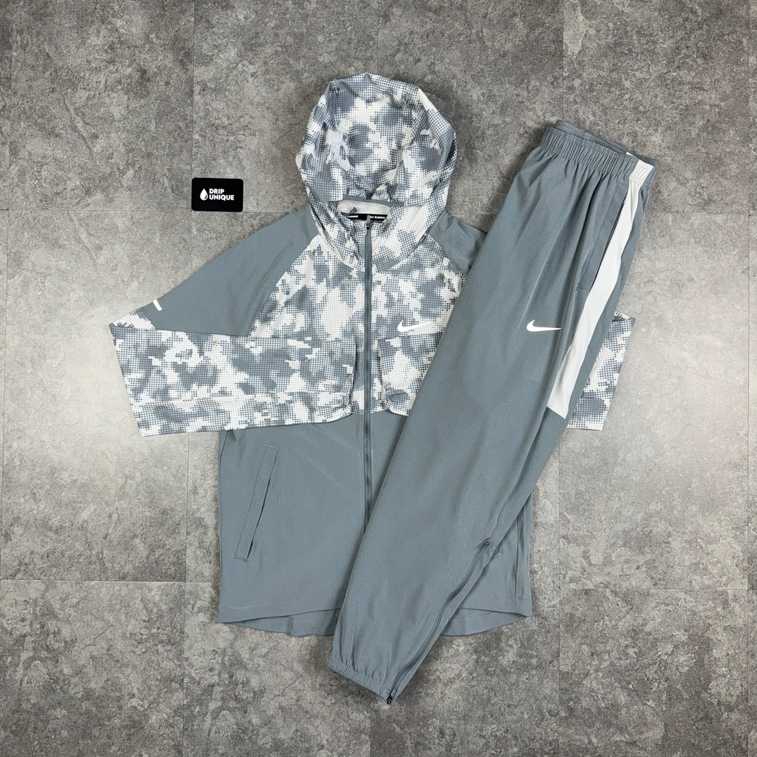 Nike Repel Miler Windrunner Jacket Grey Camo & Grey Nike Challenger Pants Set, Nike Windrunner Set, dripuniqueuk