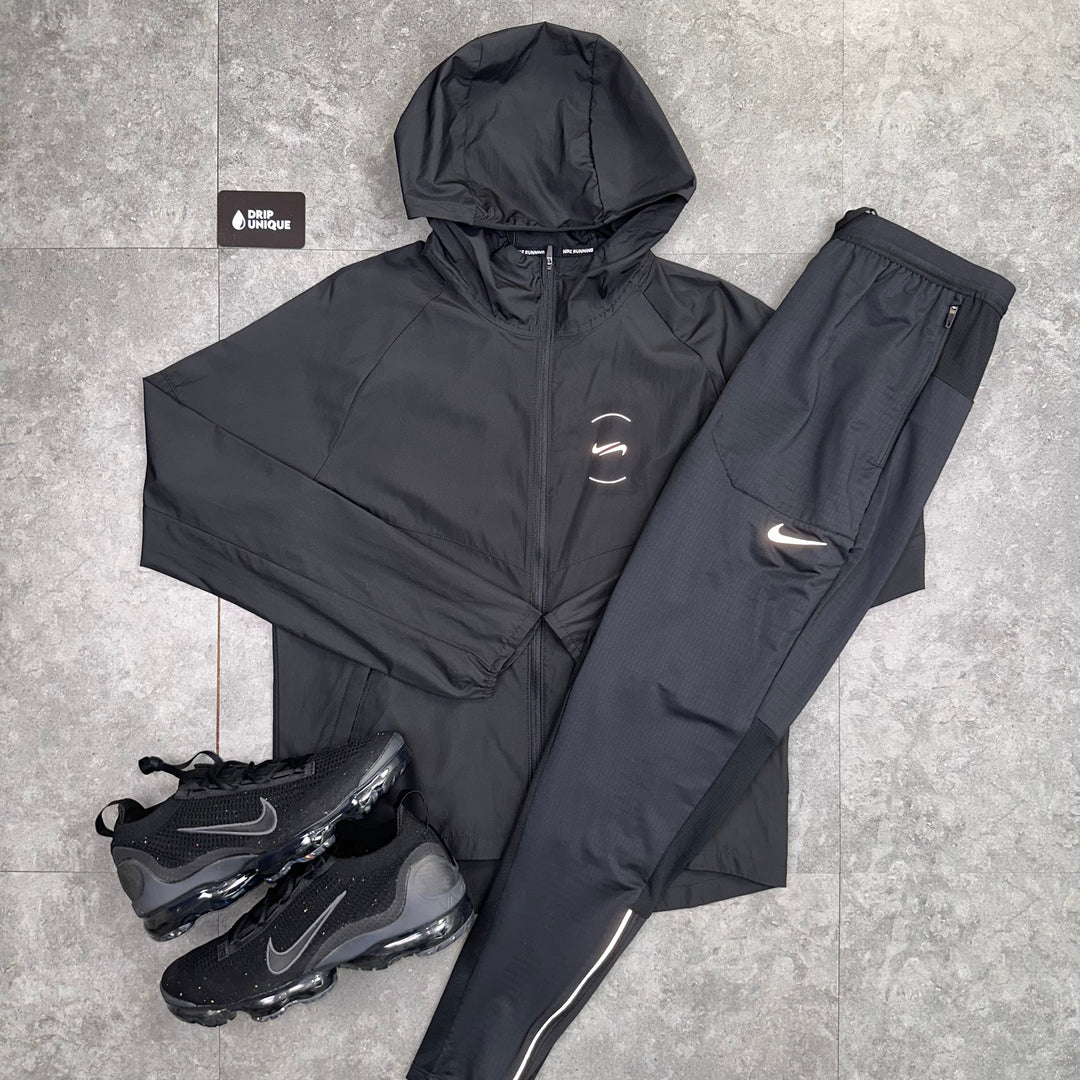 Nike Reverse Wildrun Windrunner Jacket Black & Black Nike Phenom Nike Reverse Wildrun Windrunner Jacket Black & Black Nike Phenom