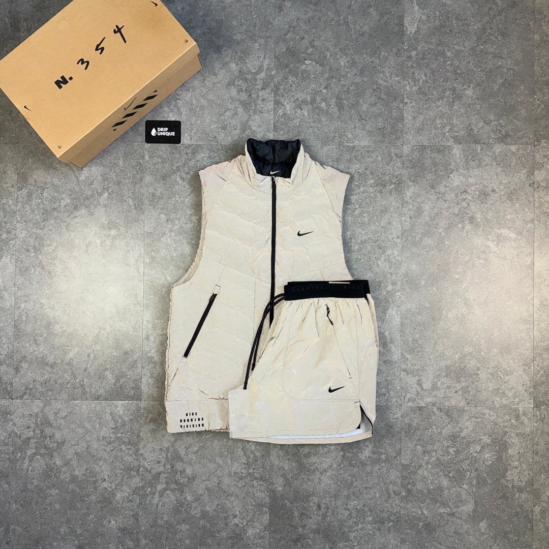 Nike Therma-Fit ADV Gilet Reflective & Reflective Running Division Shorts Set, nike gilet set, dripuniqueuk