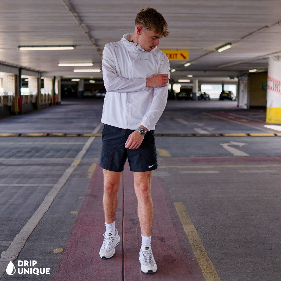 Nike windrunner tee online
