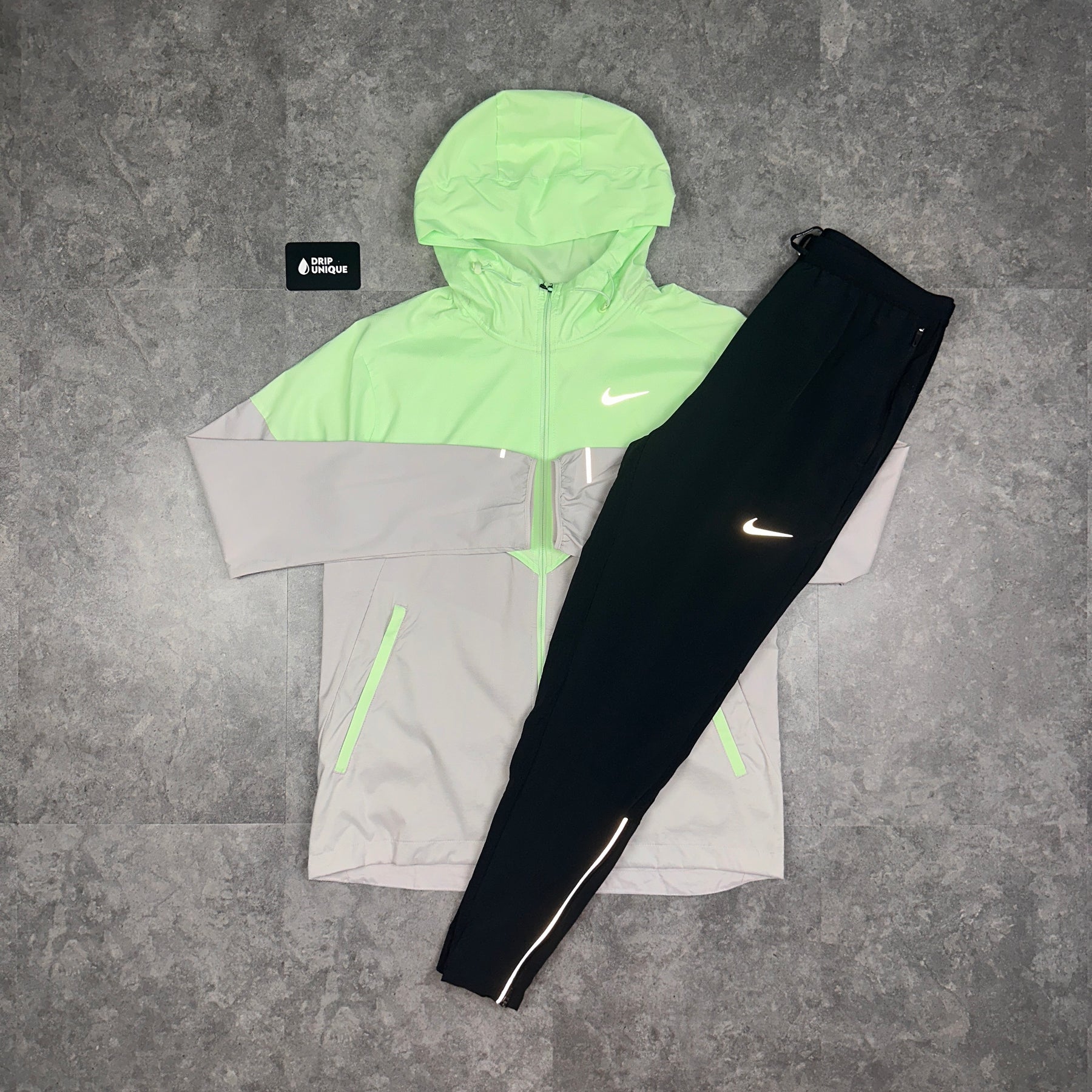 Nike windrunner green clearance